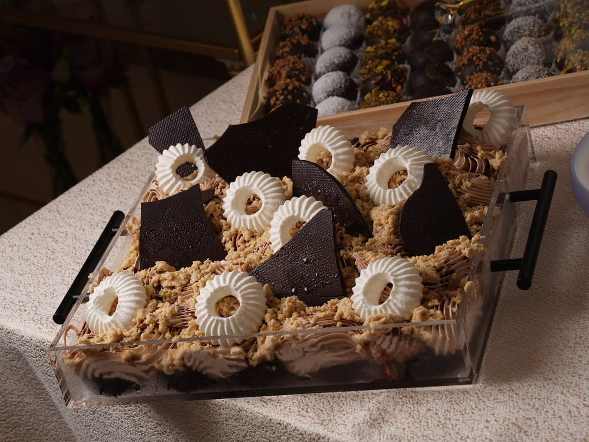 Cake Logs & Miniatures