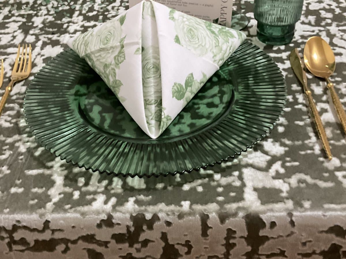 Tablecloths & Napkins