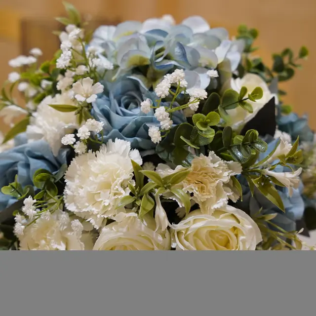 Flowers and centerpieces arranged by Mashmanim