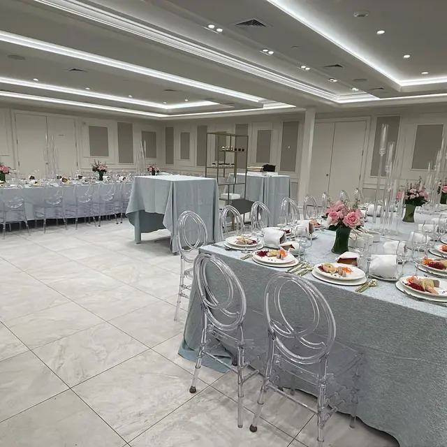 A Shabbos table set by Mashmanim