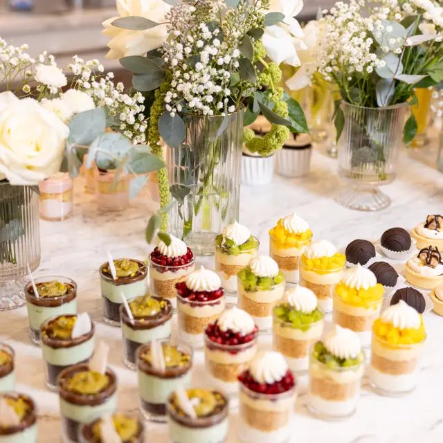 Flowers and centerpieces arranged by Mashmanim