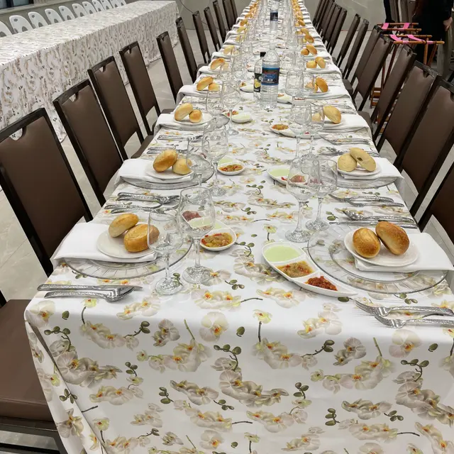 A sheva brachos table set by Mashmanim