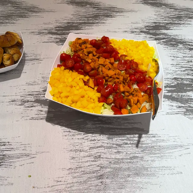 Cakes, salads and desserts from the Mashmanim kitchen