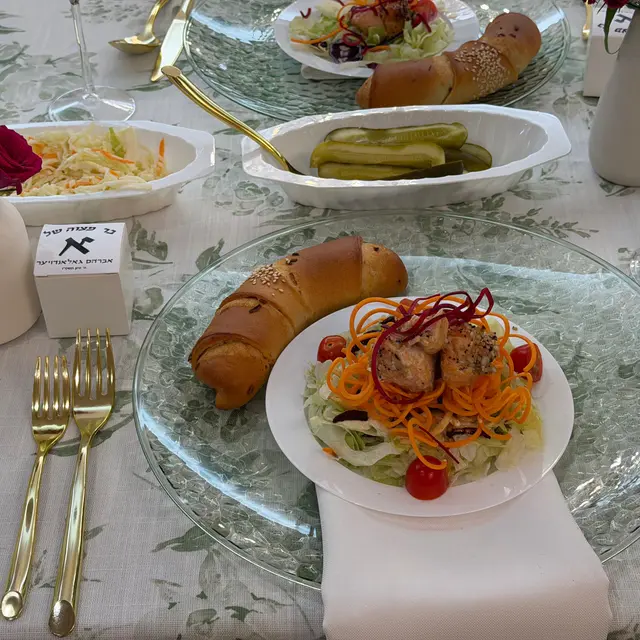 A bar mitzvah seudah catered by Mashmanim