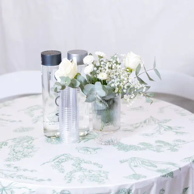 Flowers and centerpieces arranged by Mashmanim