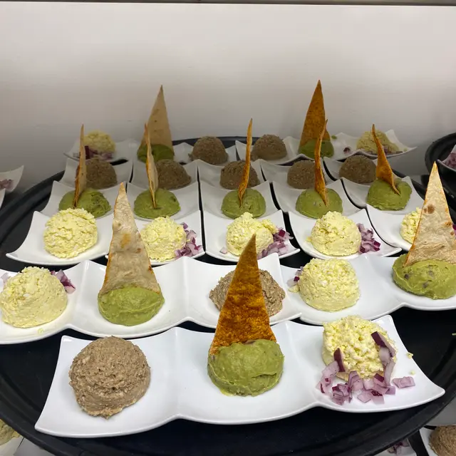 A Shabbos table set by Mashmanim
